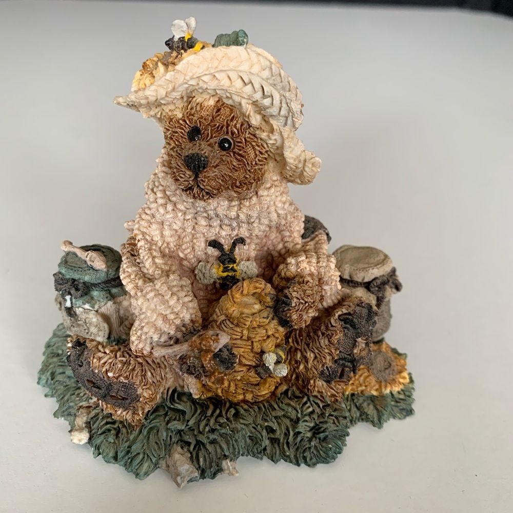 Boyds Bears & Friends Bailey Honey Bear #2260 Bearstone Collection 1994